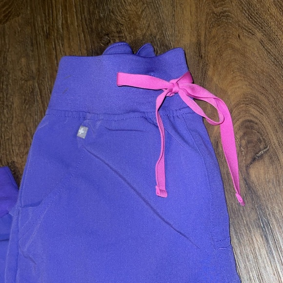 Purple Technical Collection XS jogger Figs bottoms - Picture 3 of 3